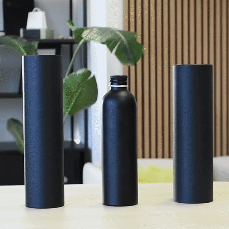 Bouteilles en aluminium à bouchon à vis avec pompe ou atomiseur en option