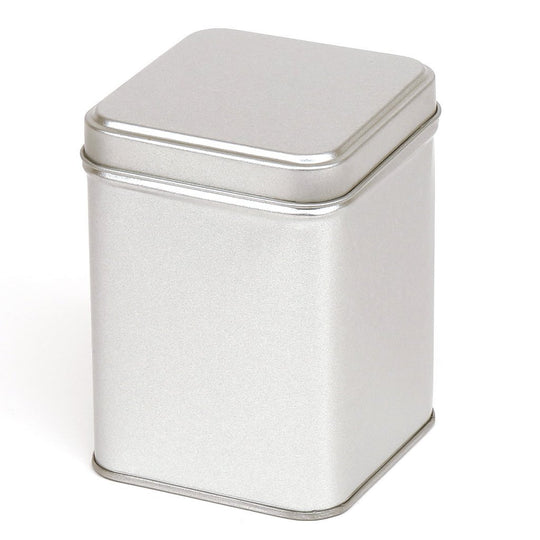 Boîte métallique argentée et carrée avec couvercle étagé