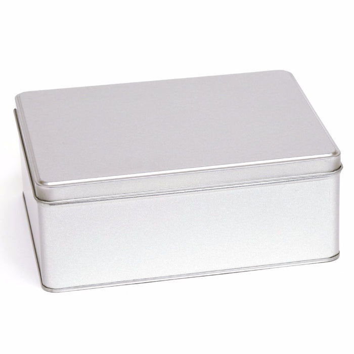 Grande boîte métallique rectangulaire argentée avec couvercle plein étagé